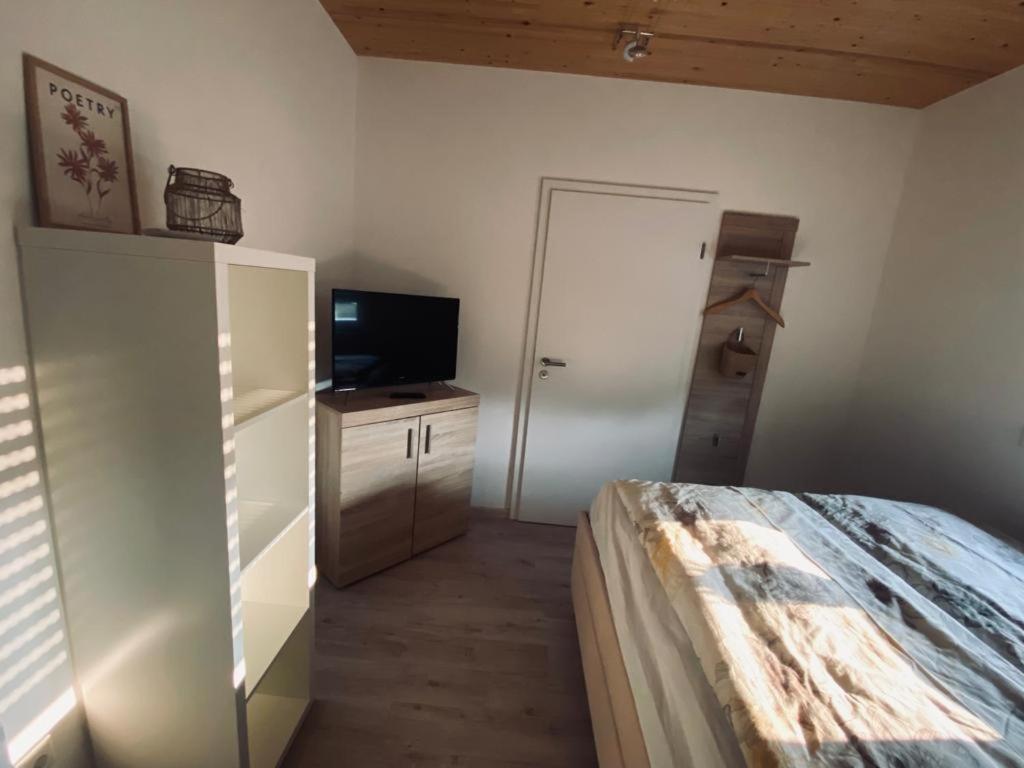 Zimmer M. Eigenem Bad Und Badewanne Direkt Am Wald Amöneburg Eksteriør billede