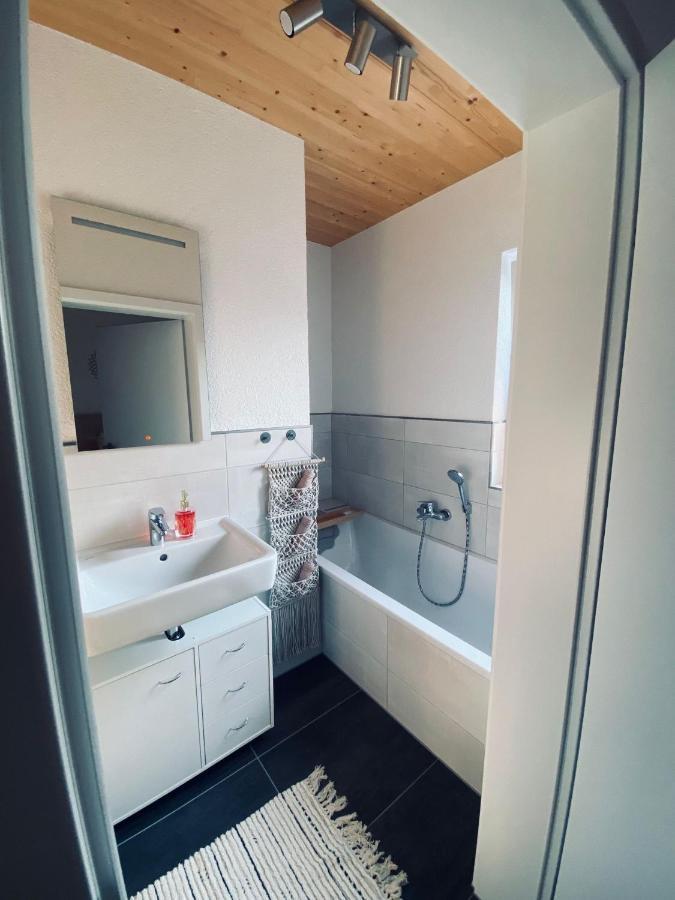 Zimmer M. Eigenem Bad Und Badewanne Direkt Am Wald Amöneburg Eksteriør billede